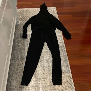Alo Yoga Matching Set